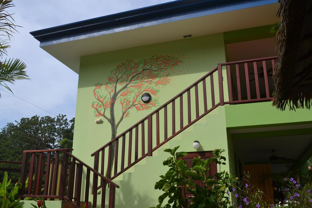 Mavi Surf Hotel Dominical Dış mekan fotoğraf