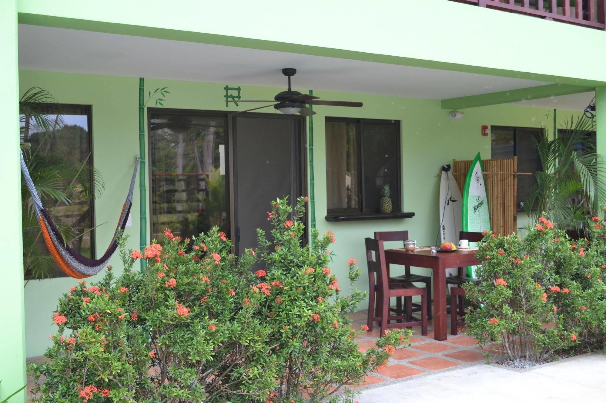 Mavi Surf Hotel Dominical Dış mekan fotoğraf